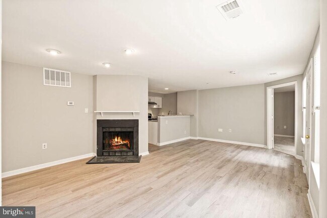 Foto del edificio - 4401 Pembrook Village Dr
