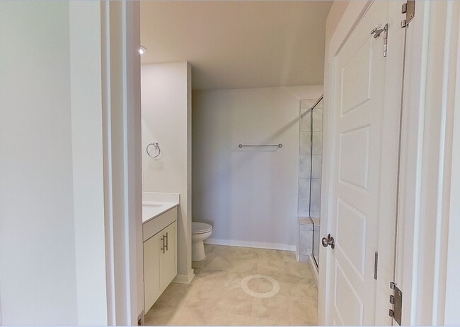 Baño principal - 2606 Comanche Ct