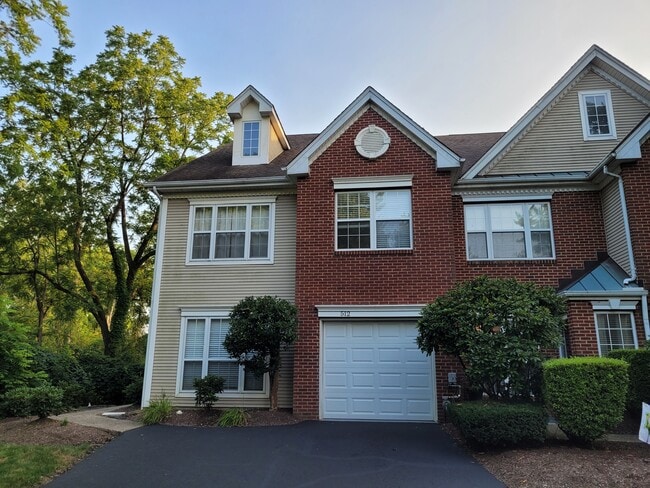 Building Photo - 512 Pimlico Way