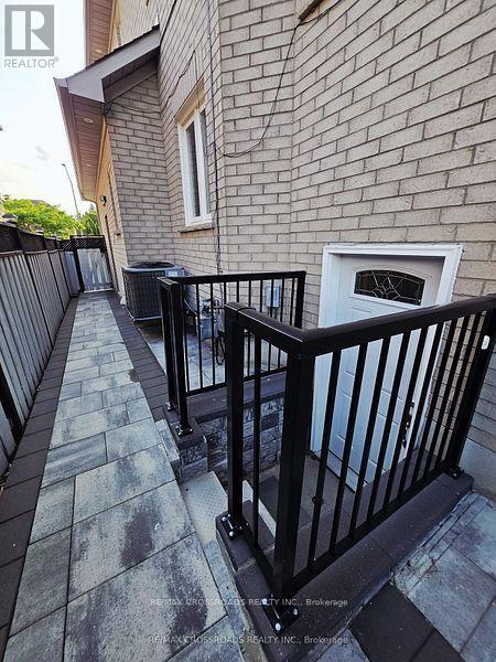 Primary Photo - 50 Grandlea Crescent
