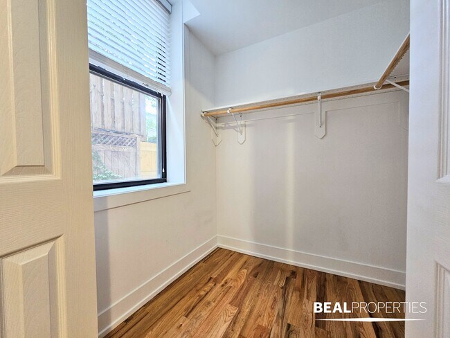 Foto del edificio - 550 W Arlington Pl
