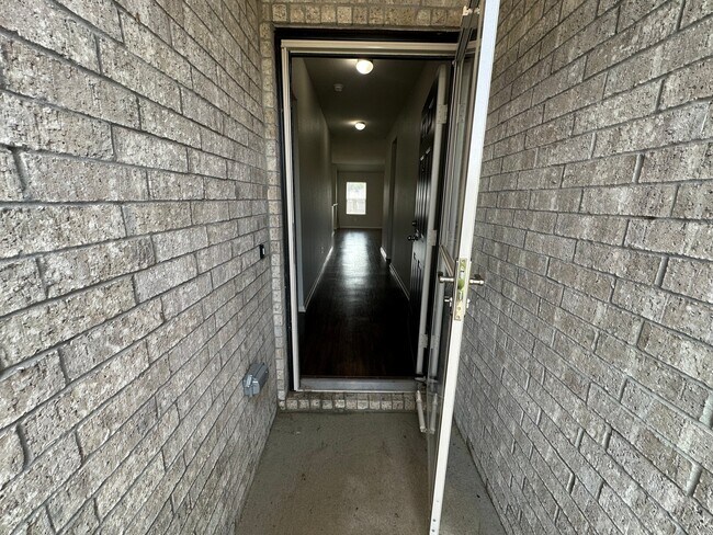 Building Photo - 20 Summer Breeze Rd