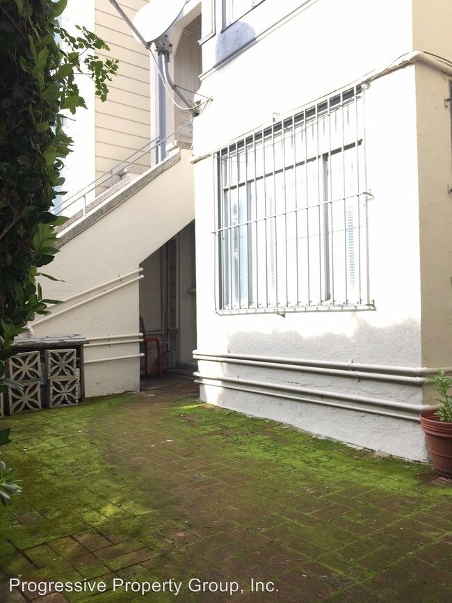 Building Photo - 2064 Golden Gate Ave