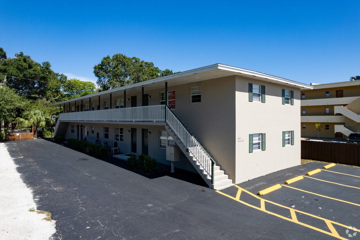 1896 40th Ave Vero Beach, FL 32960 - Treasure Coast Apartments