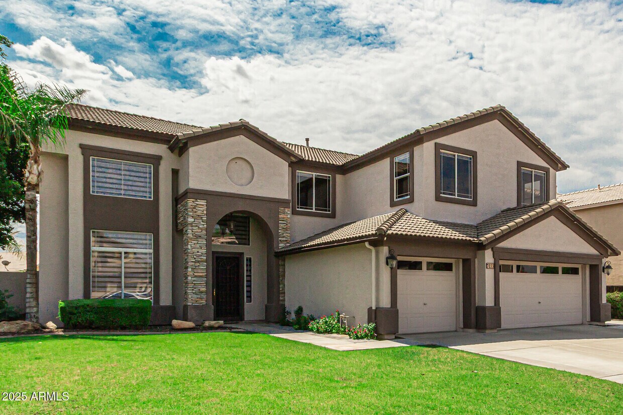 Foto principal - 7033 W Honeysuckle Dr