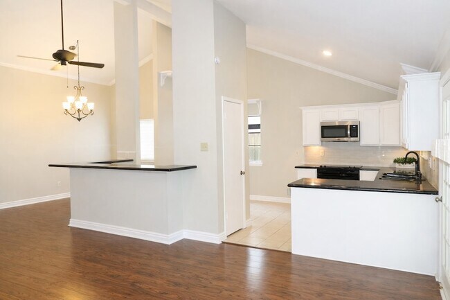 Foto del edificio - 2419 Woven Wood Ln