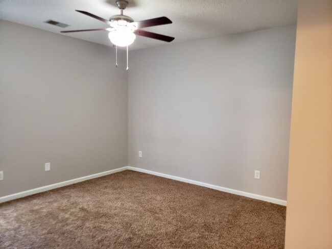 Building Photo - WINTER MOVE-IN SPECIAL: $300 OFF 1ST MONTH...