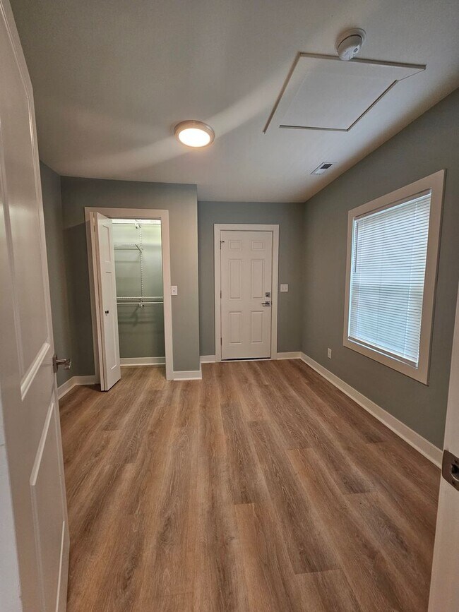 Foto del edificio - Completely Remodeled 2 bedroom 1 bathroom
