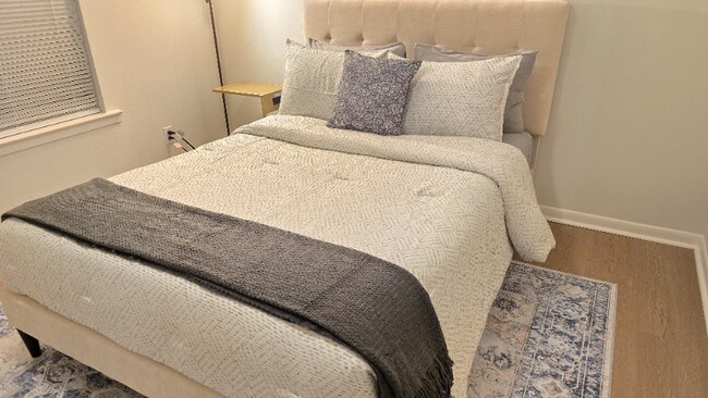 Foto del edificio - 1719 Gulfdale Dr