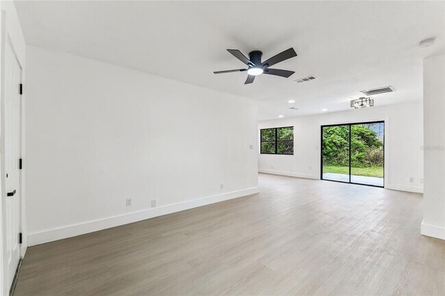 Foto del edificio - 16107 Sea Pines Dr