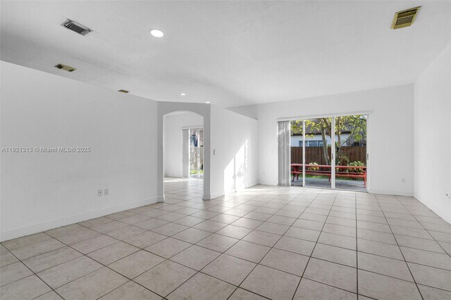 Foto del edificio - 8836 NW 168th Ln