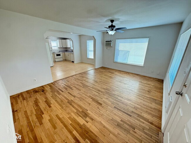 Foto del edificio - Spacious 3bd | 1ba House near Nob Hill Elementary School!