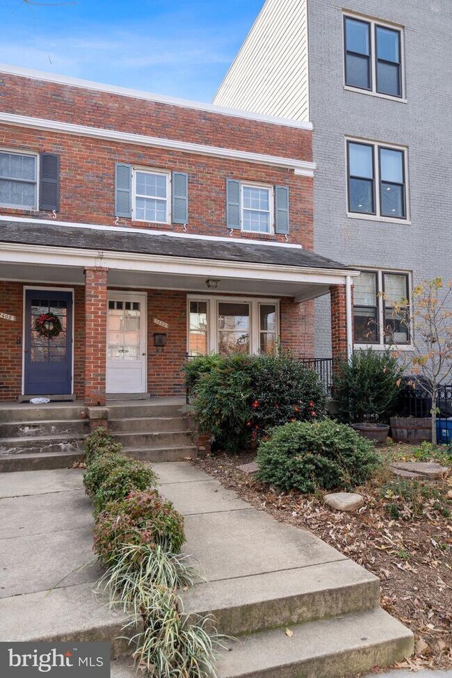 Building Photo - 1403 K St SE
