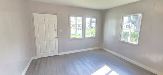 Foto del edificio - 13109 Barlin Ave