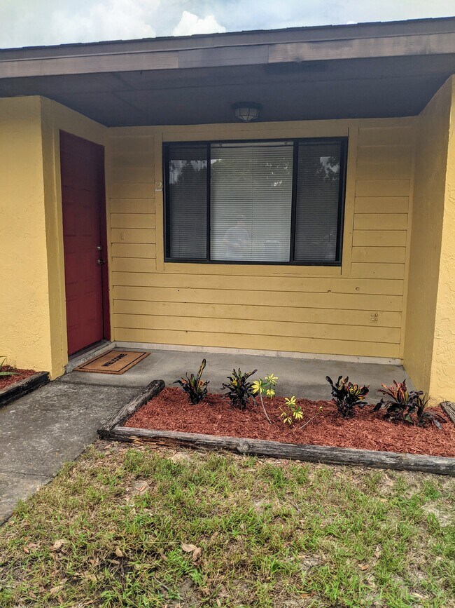 Building Photo - 2231 Ascot Ct