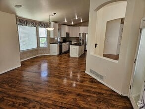 Building Photo - 6686 Solana Dr
