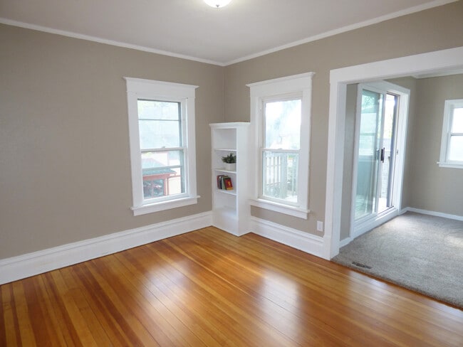 Living Room - 27 6th Ave SE