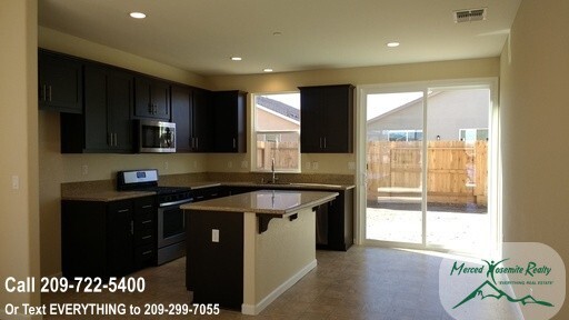 Building Photo - WELCOME HOME TO A BEAUTIFUL NORTH MERCED 3...
