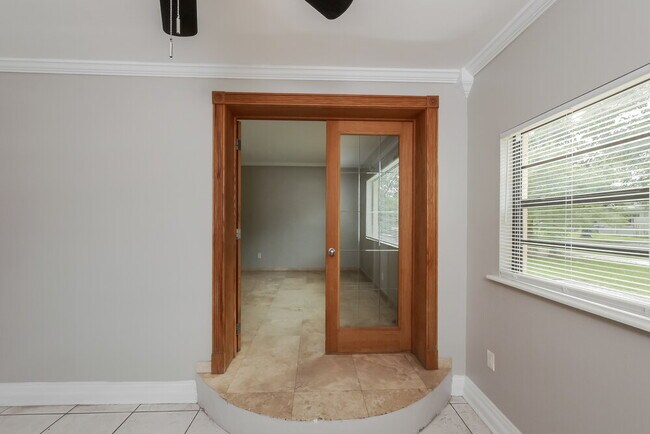 Foto del edificio - 5809 Buchanan St