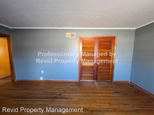 Building Photo - 3 br, 1 bath House - 2375 Saint Elmo