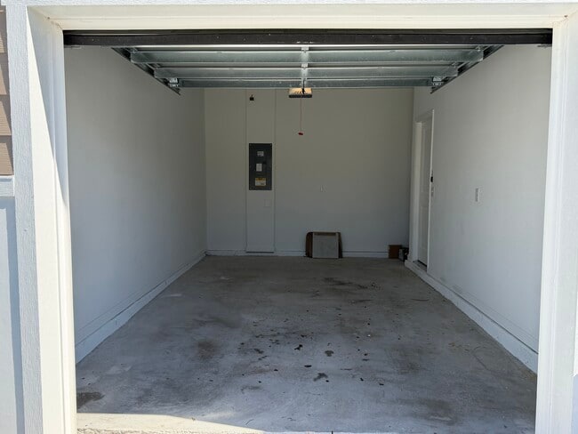 Foto del edificio - 3353 Vesara Dr