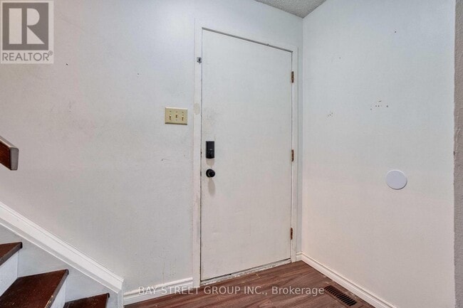 Building Photo - 1 Ranchwood Crescent