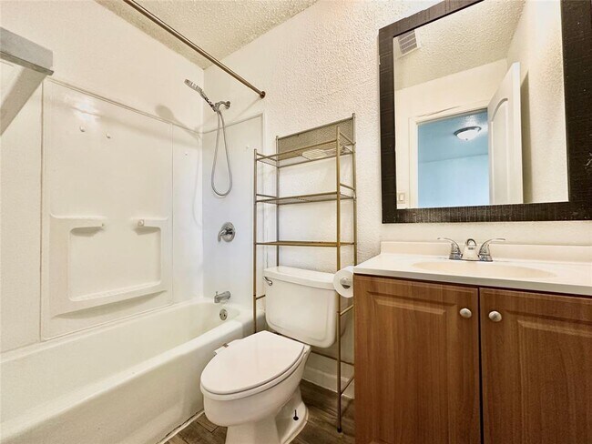 Foto del edificio - 1015 Gardner Rd