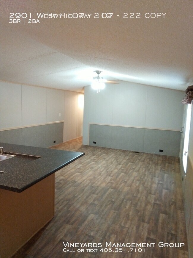 Building Photo - RENTA YA!