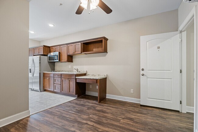 Foto del edificio - Eagle Village