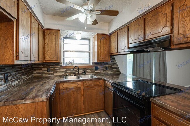 Foto del edificio - 3 br, 2 bath House - 5238 Kingston Dr.