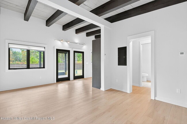 Foto del edificio - 422 Wittenberg Rd