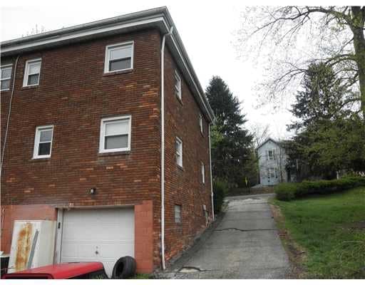 Building Photo - 720-730 Brownstown Rd