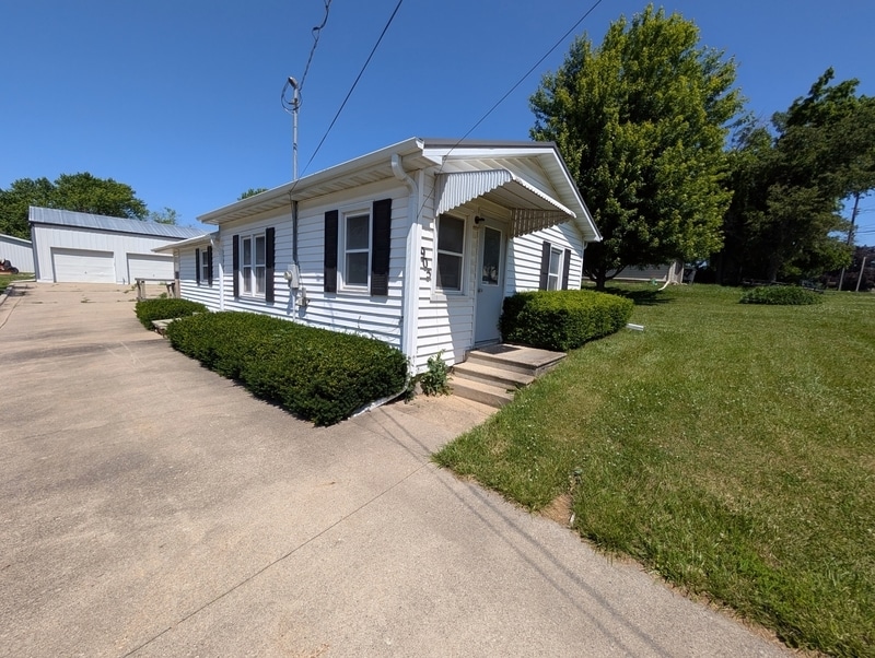 Primary Photo - 905 E 8th St S