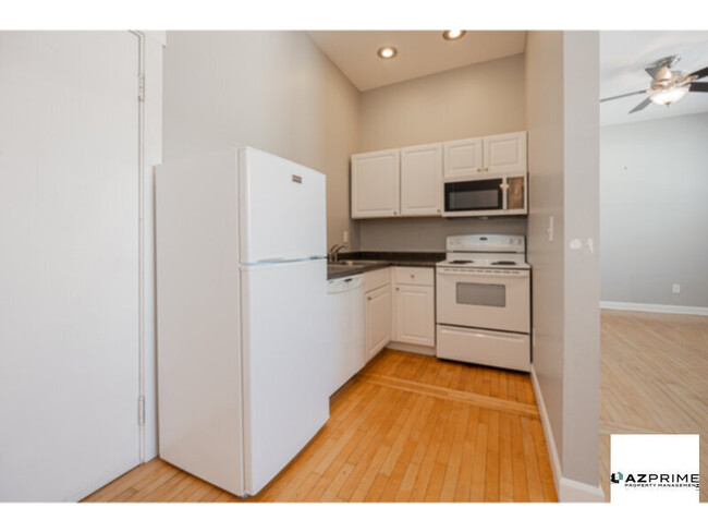 Foto del edificio - Experience the Charm of this Cute, Clean, ...