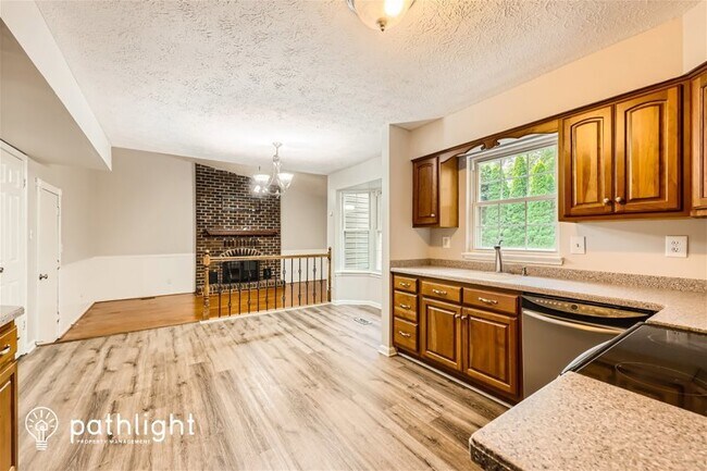 Building Photo - 9629 Hickoryhurst Drive
