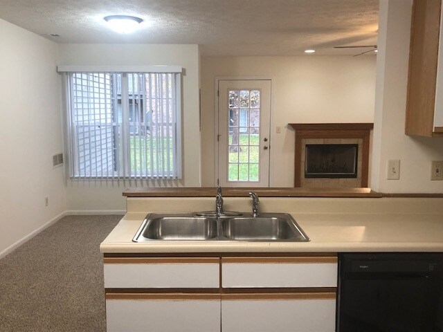 Foto del edificio - 3124 Brunswick Ct S