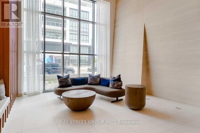 Photo du bâtiment - 70 Annie Craig Dr