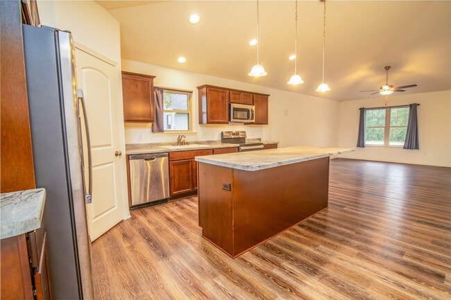 Building Photo - 501 Cobblestone Way