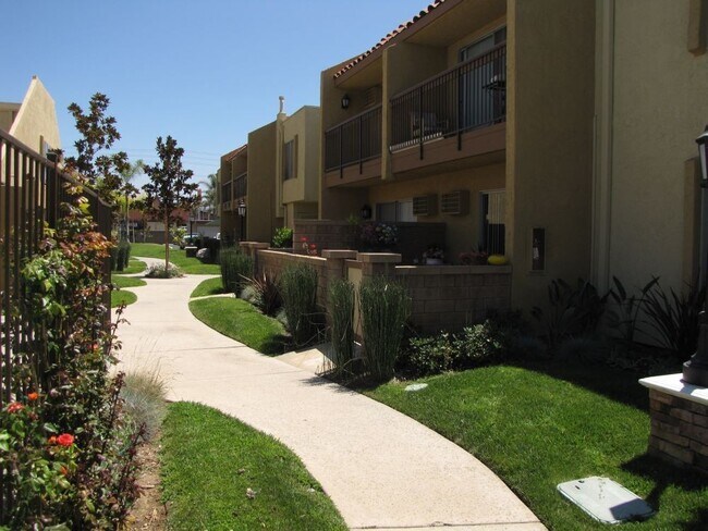 Building Photo - Beautiful 1 Bedroom Unit in Orange