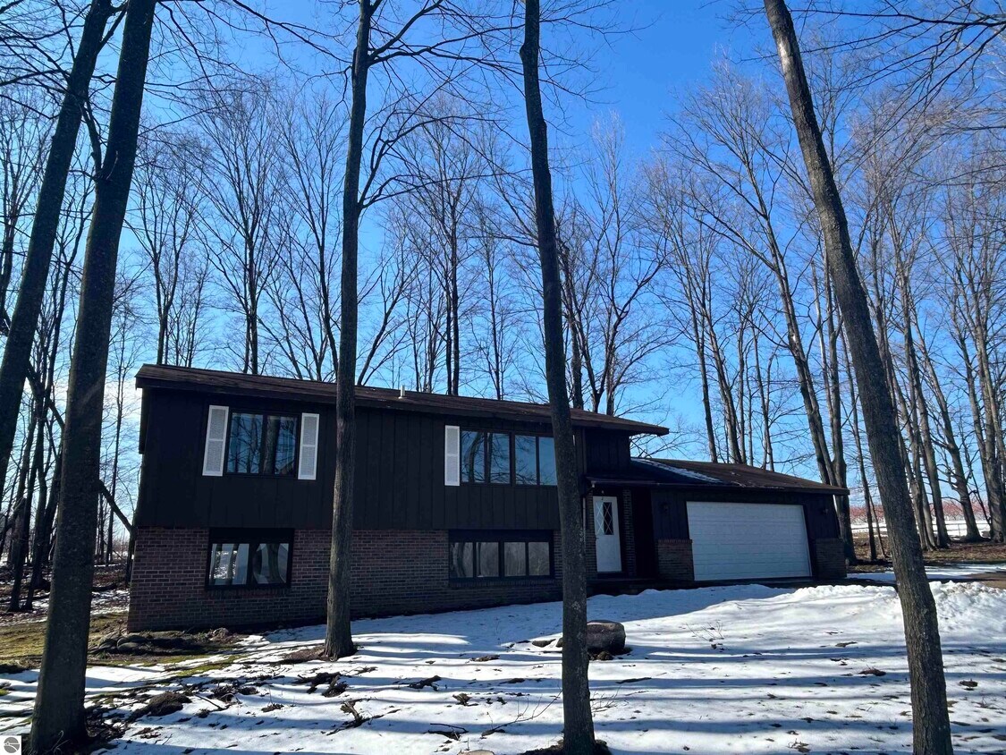 8784 Palaestrum Rd, Williamsburg, MI 49690 House Rental in