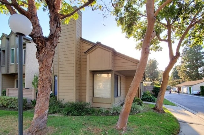 Building Photo - 16518 Poppyglen Ln