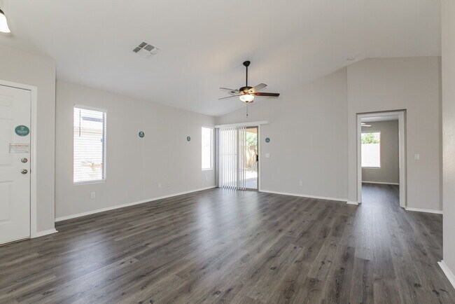 Building Photo - 16737 N 114th Dr