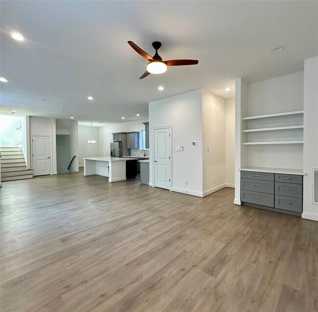 Foto del edificio - 1221 W 16th St