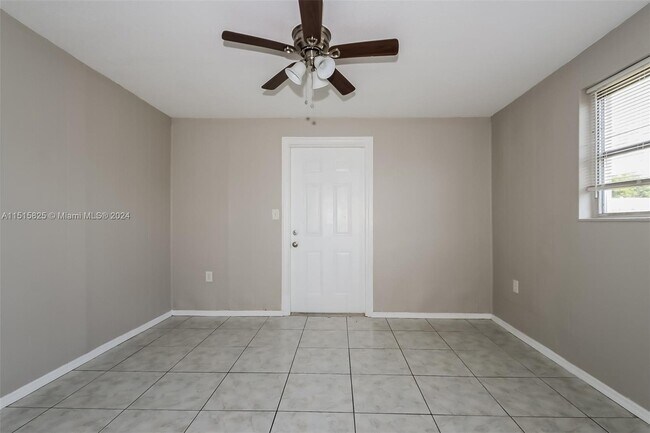 Foto del edificio - 9179 Birmingham Dr