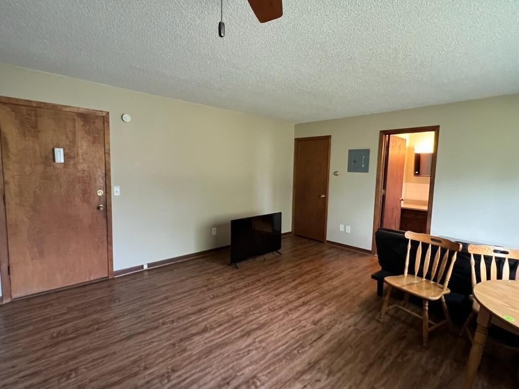 Building Photo - 224 1st Ave E