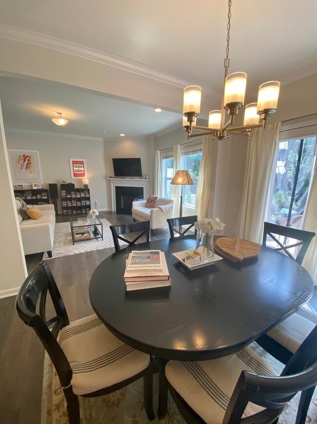 Building Photo - 615 Metro Sta