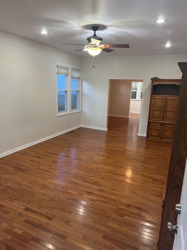 Foto del edificio - 903 E Watauga Ave