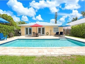 Building Photo - 856 98th Ave N