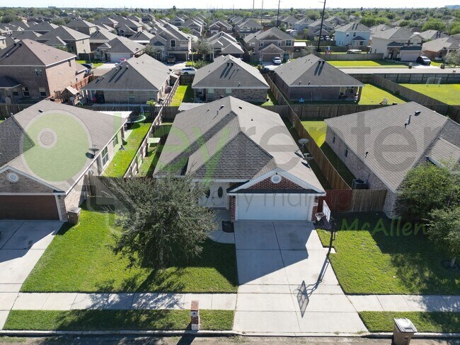 Building Photo - Beautiful 3b /2 bath home in Edinburg