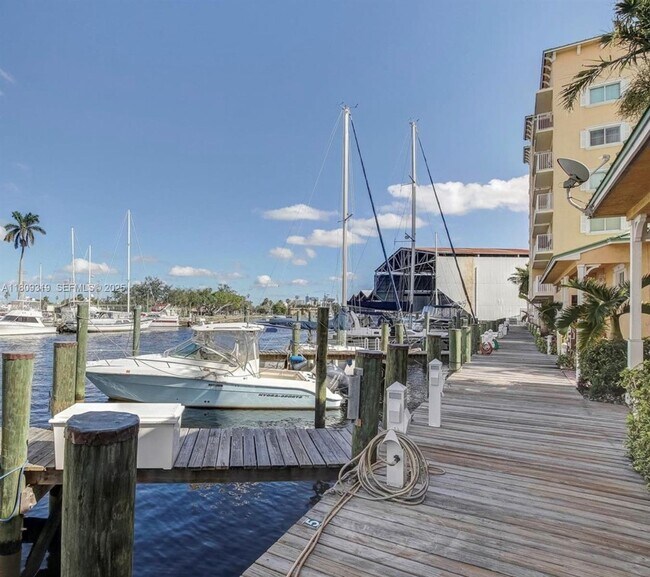 Foto del edificio - 2415 NW 16th St Rd